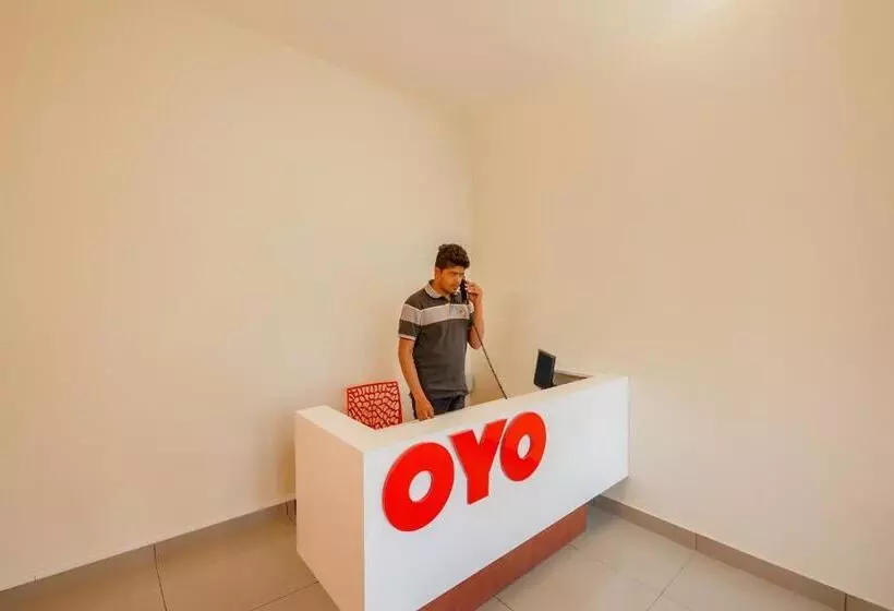 ホテル Oyo 26679 Jk Inn