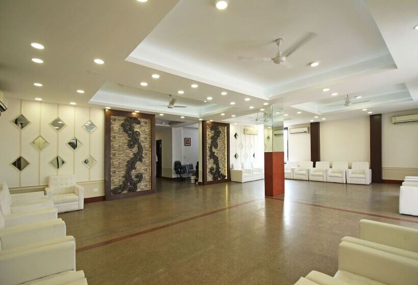 Hotel Oyo 5741 Grand Highway