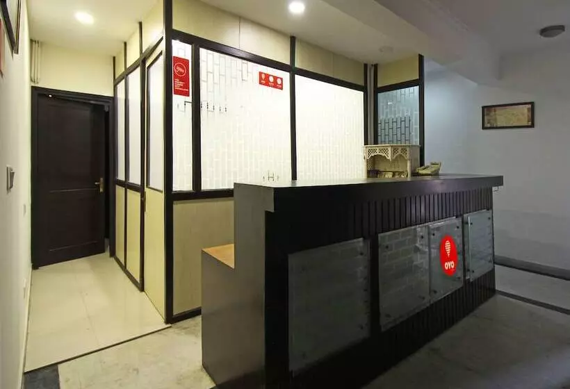 ホテル Oyo 5741 Grand Highway