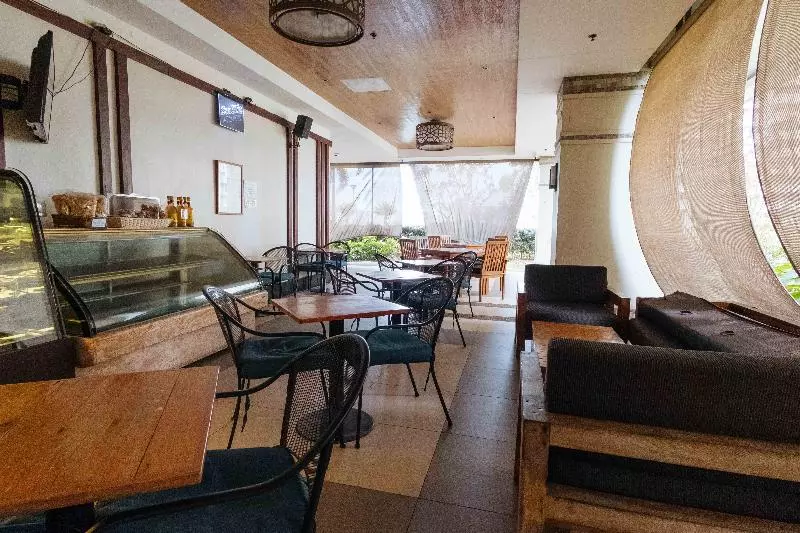 ホテル Reddoorz Premium @ Tivoli Mandaluyong