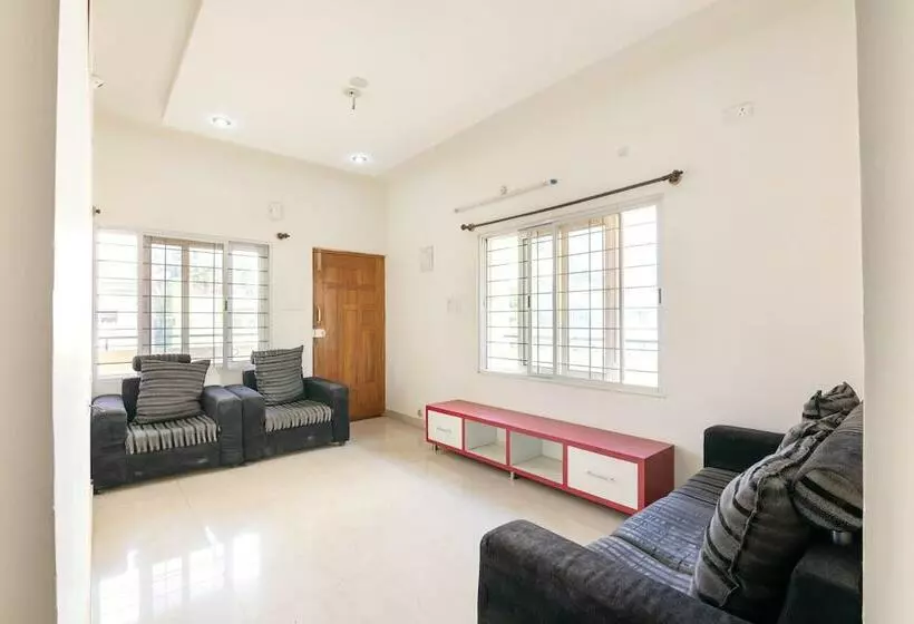 Hotelli Sri Sai Inn Budget