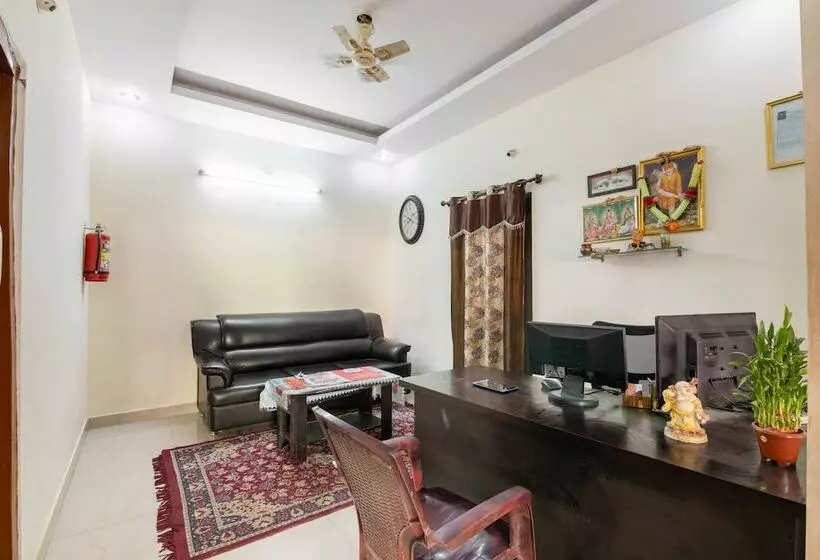 Hotelli Sri Sai Inn Budget