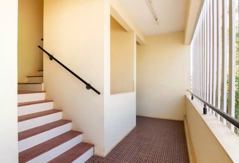 Hotelli Sri Sai Inn Budget