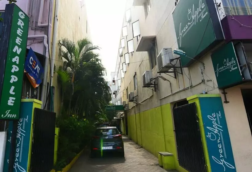 هتل Ulo Green Apple Inn Omr