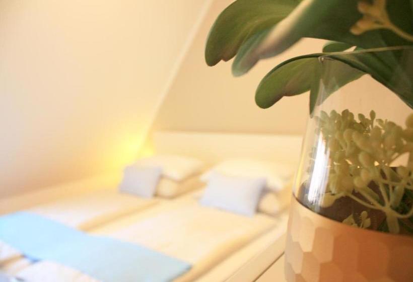 펜션 D & S Hotel & Ferienwohnungen