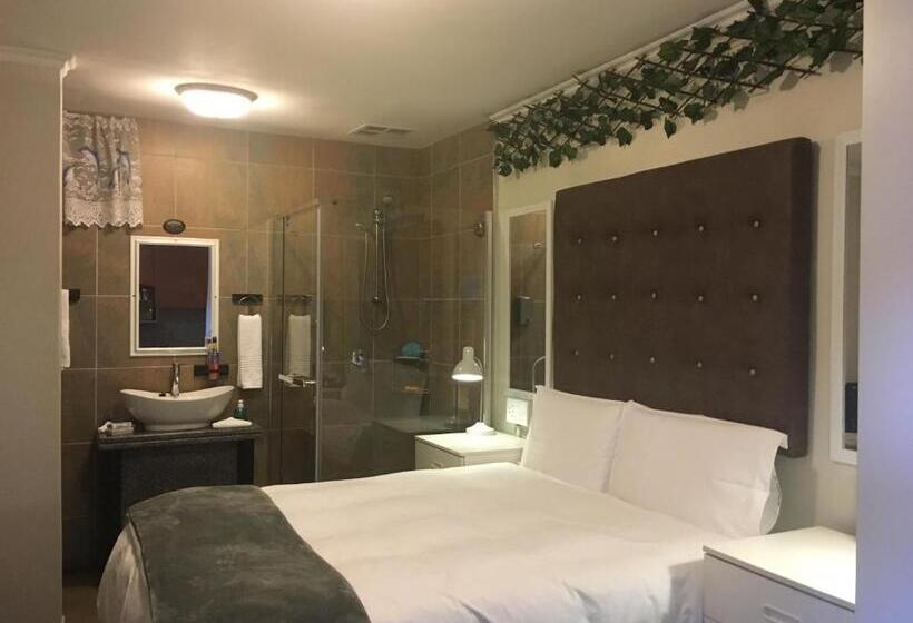 פנסיון The Travel Inn Durban