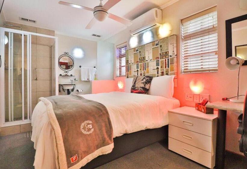 פנסיון The Travel Inn Durban