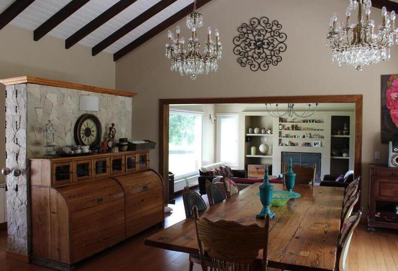 تختخواب و صبحانه La Aguada