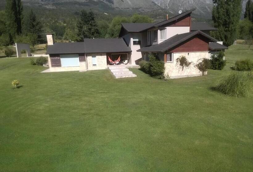 تختخواب و صبحانه La Aguada