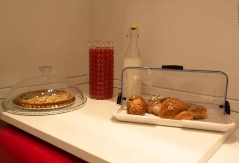 تختخواب و صبحانه La Meridiana