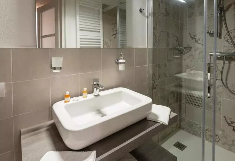 تختخواب و صبحانه La Meridiana