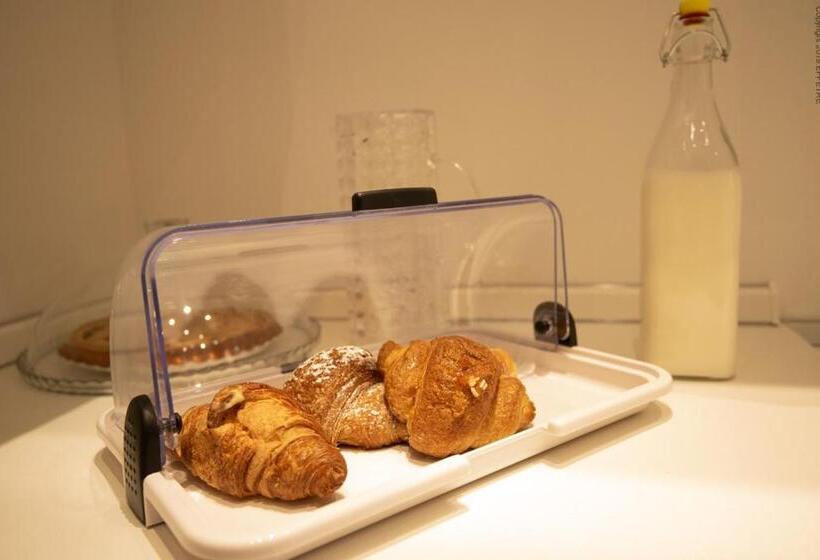 تختخواب و صبحانه La Meridiana