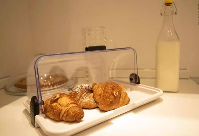 تختخواب و صبحانه La Meridiana