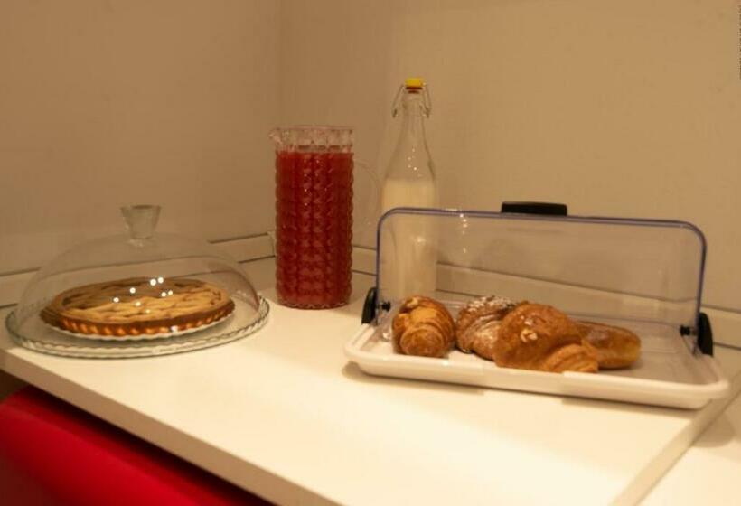 تختخواب و صبحانه La Meridiana