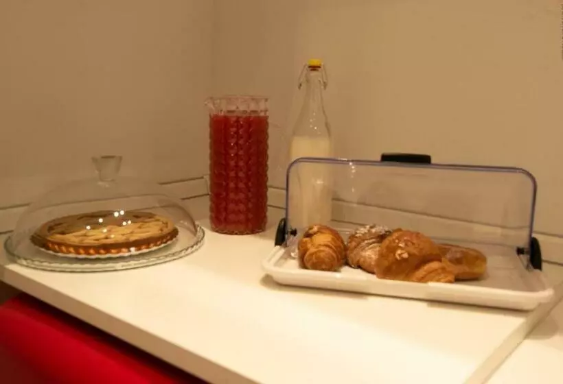 تختخواب و صبحانه La Meridiana