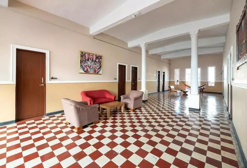 Hotelli Ayenda Skall 1319