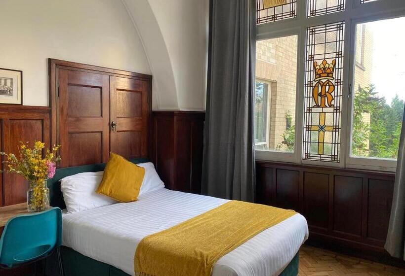 Капсульный Oтель Endsleigh Park Aparthotel Close To Hull University