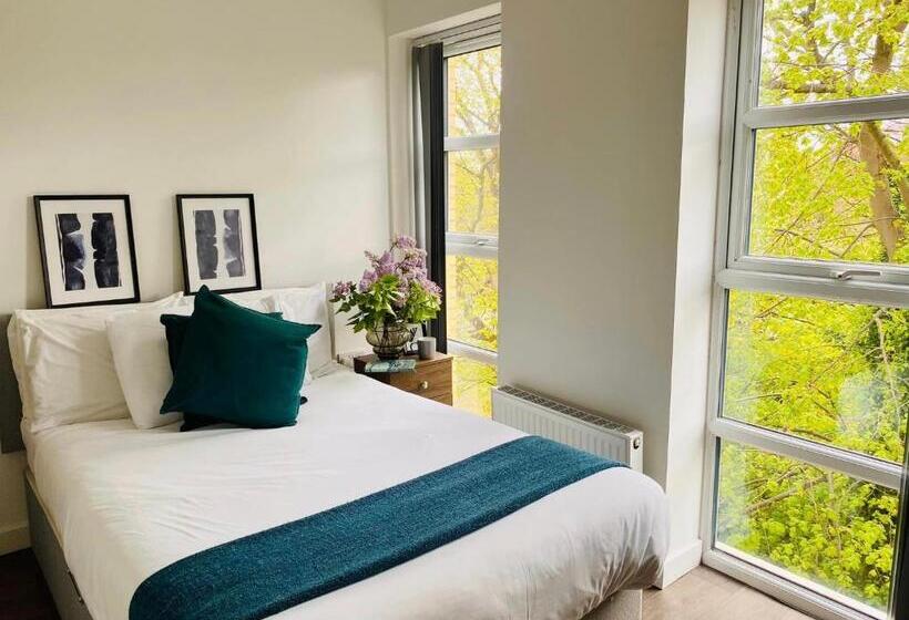 Капсульный Oтель Endsleigh Park Aparthotel Close To Hull University