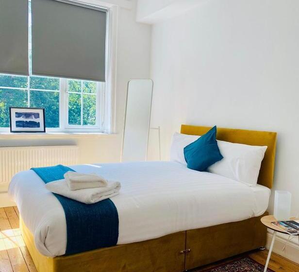 Капсульный Oтель Endsleigh Park Aparthotel Close To Hull University