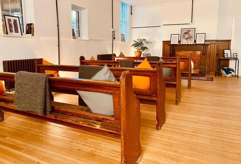 Капсульный Oтель Endsleigh Park Aparthotel Close To Hull University