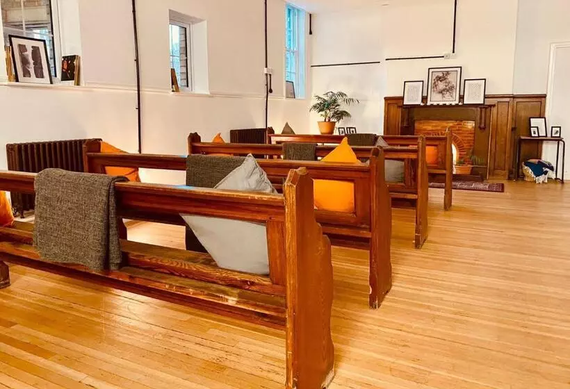 Kapselihotelli Endsleigh Park Aparthotel Close To Hull University