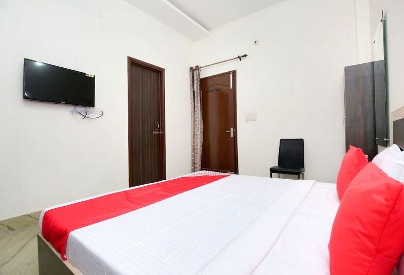 Hotel Oyo 24666 Samar Residency
