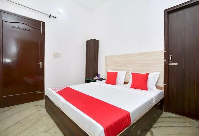 هتل Oyo 24666 Samar Residency