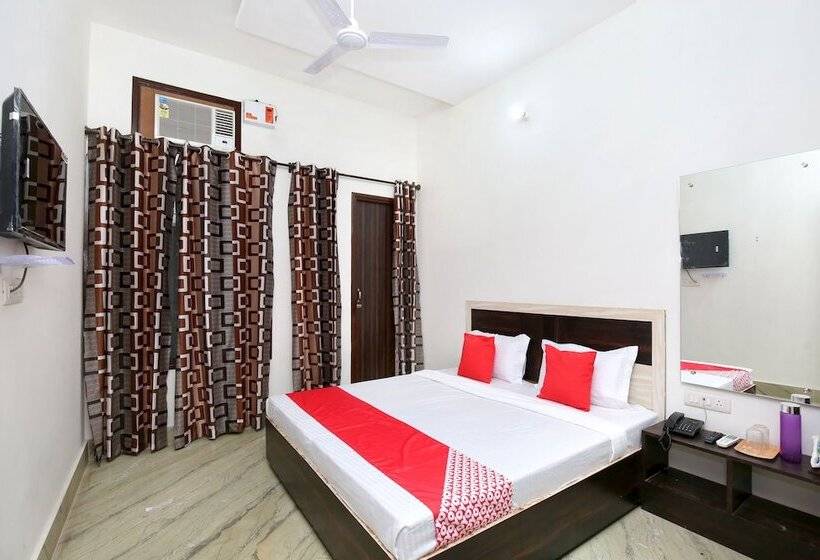 Hotel Oyo 24666 Samar Residency