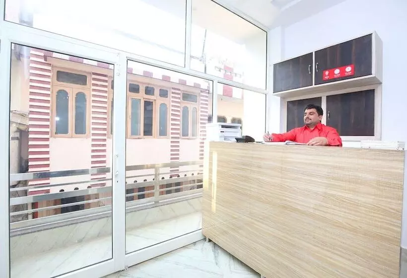 هتل Oyo 24666 Samar Residency