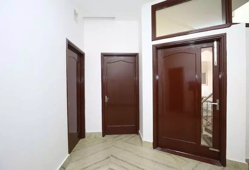 هتل Oyo 24666 Samar Residency