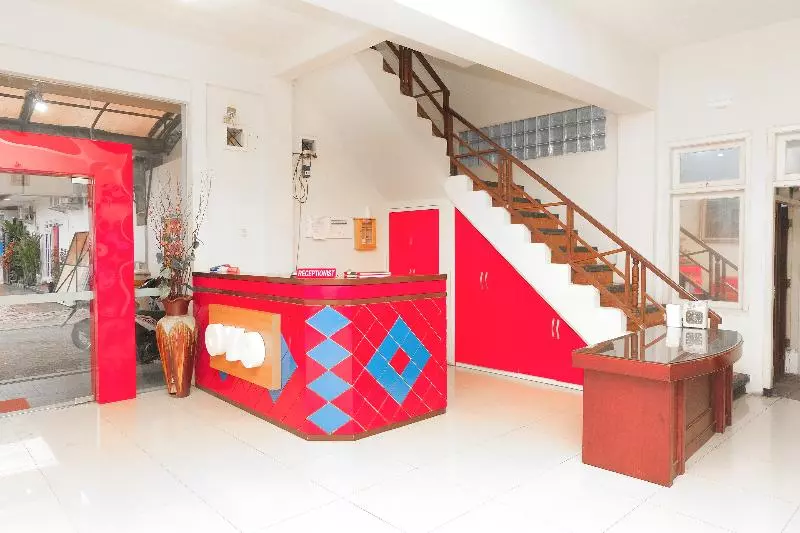 ホテル Syariah Guest House Karanglo