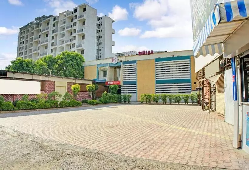ホテル Oyo 17342 Aditya Service Apartment