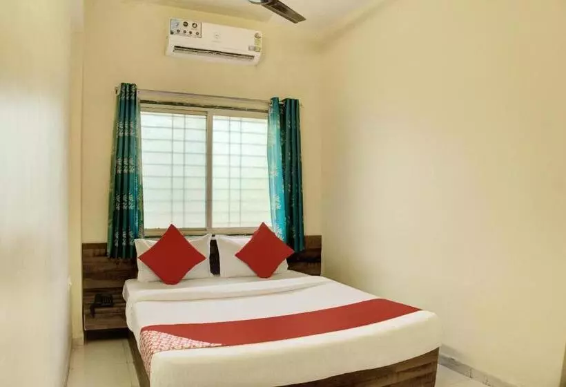 ホテル Oyo 17342 Aditya Service Apartment