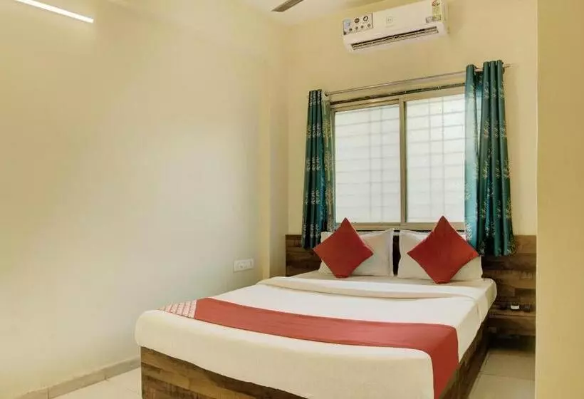 ホテル Oyo 17342 Aditya Service Apartment