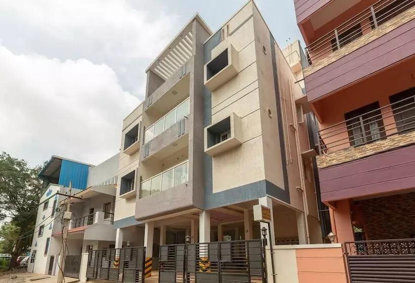 ホテル Oyo 23081 Little Stay Service Apartments