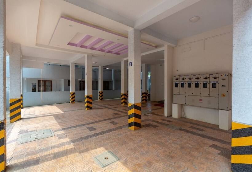 Hotel Oyo 23081 Little Stay Service Apartments