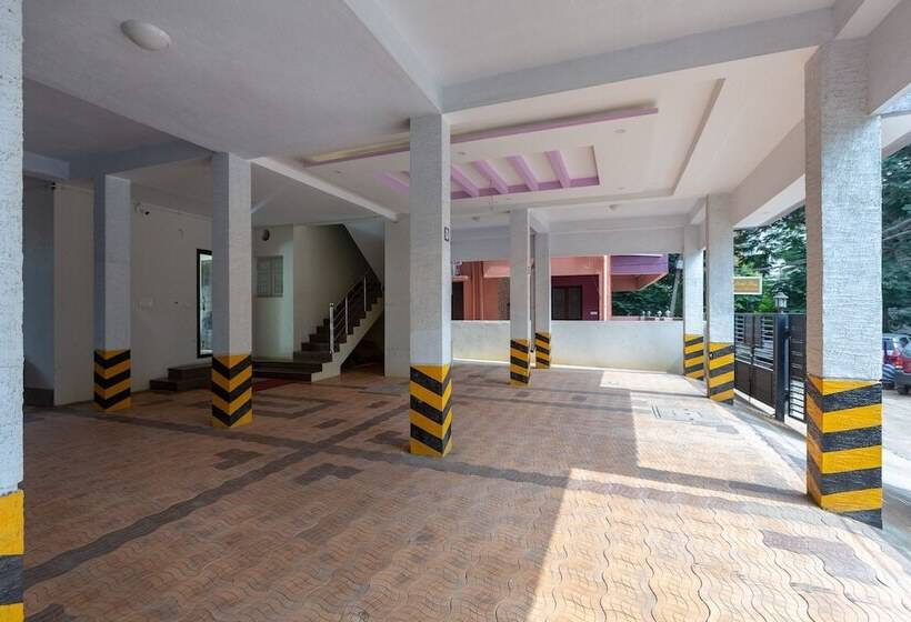 Hotel Oyo 23081 Little Stay Service Apartments