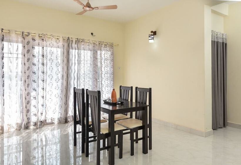 Hotel Oyo 23081 Little Stay Service Apartments