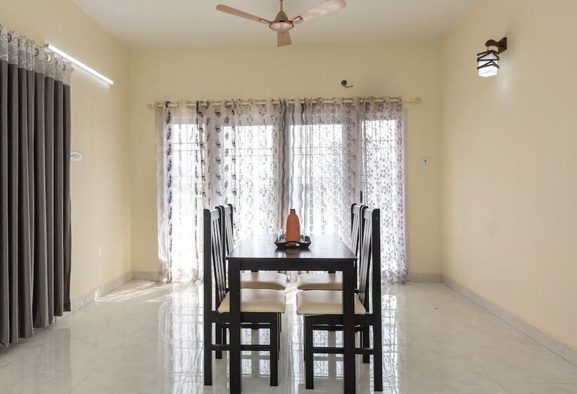 Hotel Oyo 23081 Little Stay Service Apartments