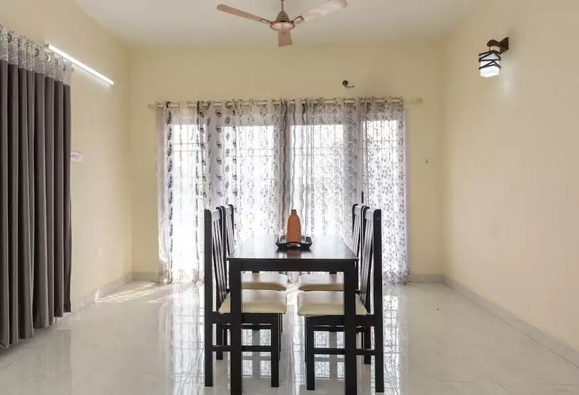 ホテル Oyo 23081 Little Stay Service Apartments