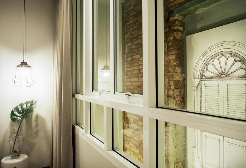 A Day Inn Ranong Hostel