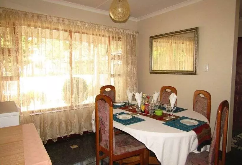 Yolonwabo Bed And Breakfast