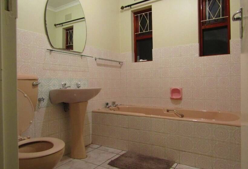 Yolonwabo Bed And Breakfast