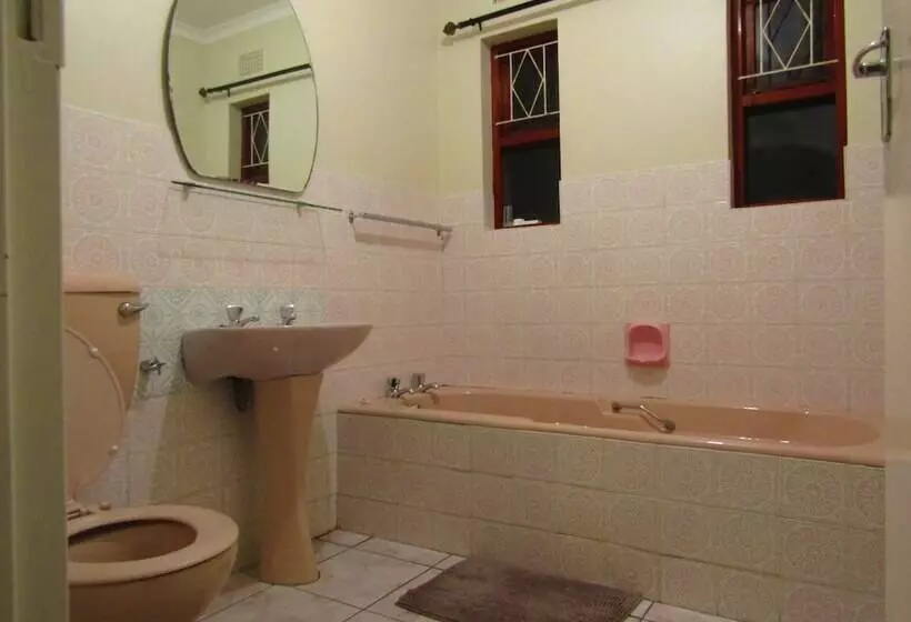 Yolonwabo Bed And Breakfast