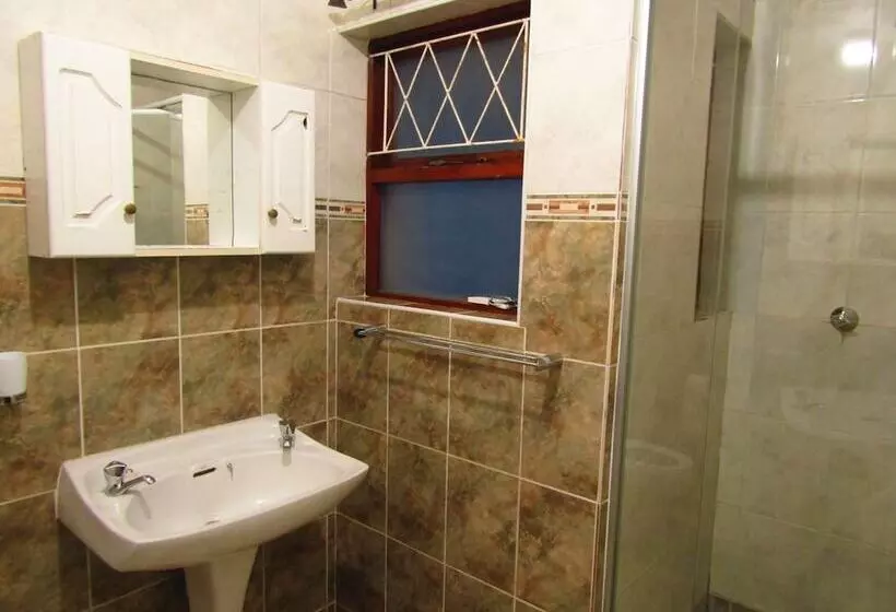 Yolonwabo Bed And Breakfast