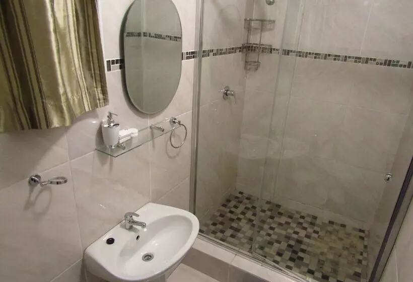 Yolonwabo Bed And Breakfast