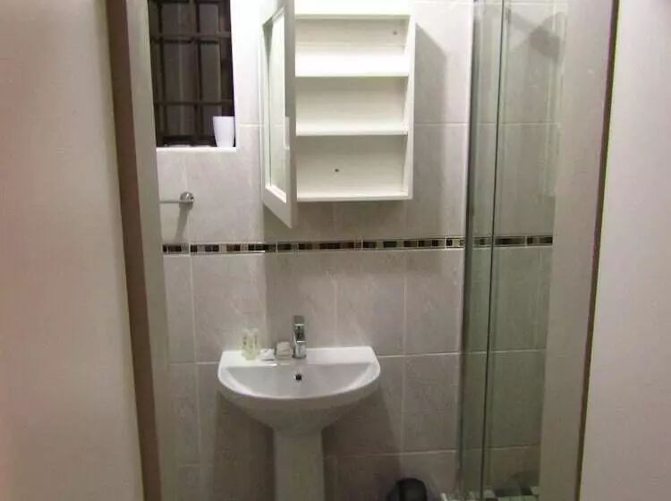 Yolonwabo Bed And Breakfast