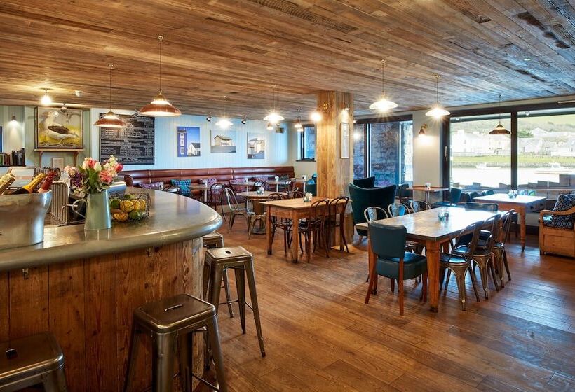 فندق Harbourmaster