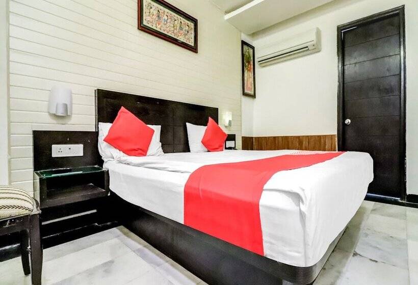 فندق Lalmati Castle