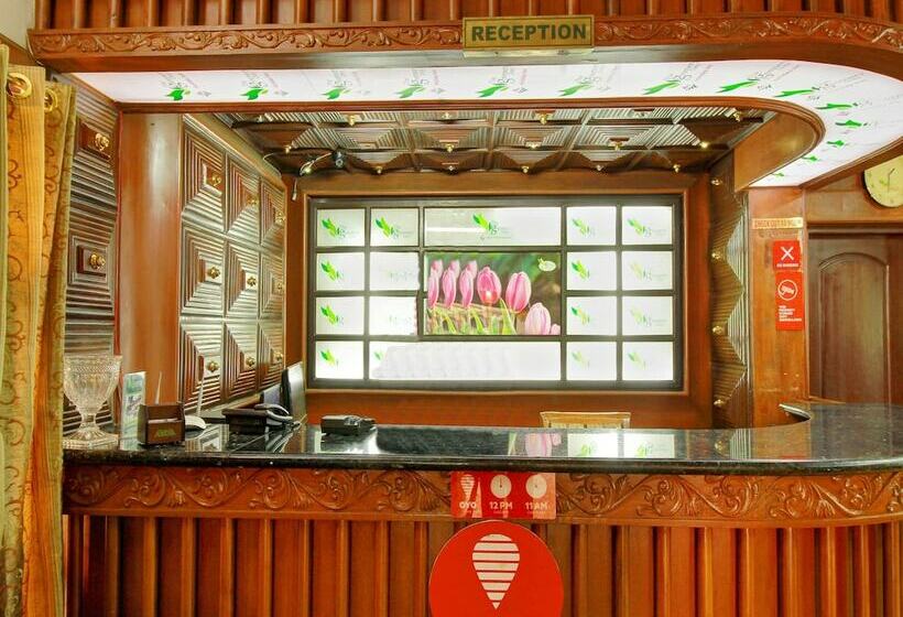 ホテル Oyo 14241 The Greenery Holiday Inn